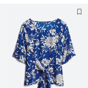 Tie front cuffed sleeve blouse. Never worn. New with tags. XL Petite.